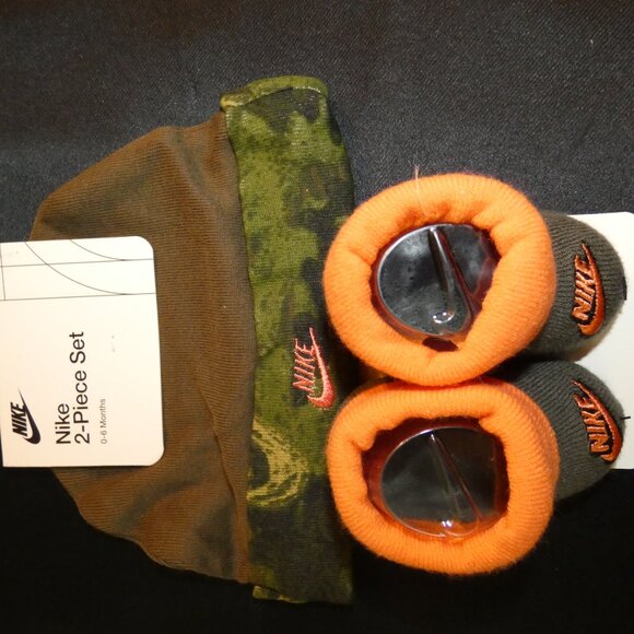 Nike baby gift set - Picture 3 of 3